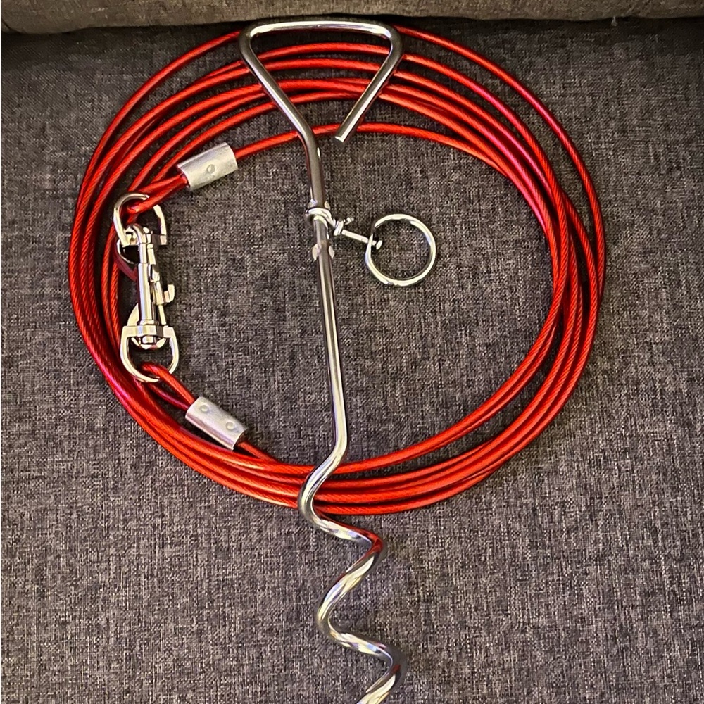 Dog yard leash and stake tie out 16 foot leash red, like new, never used